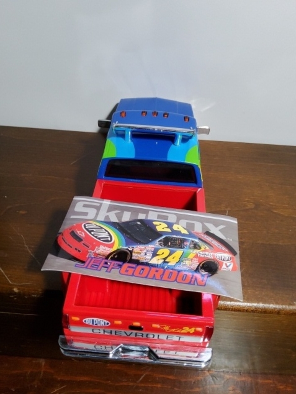 Jeff Gordon 1998 Chevy Diecast Metal Bank. - Picture 7 of 8